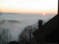 Haut du tôt - vallée dans le brouillard